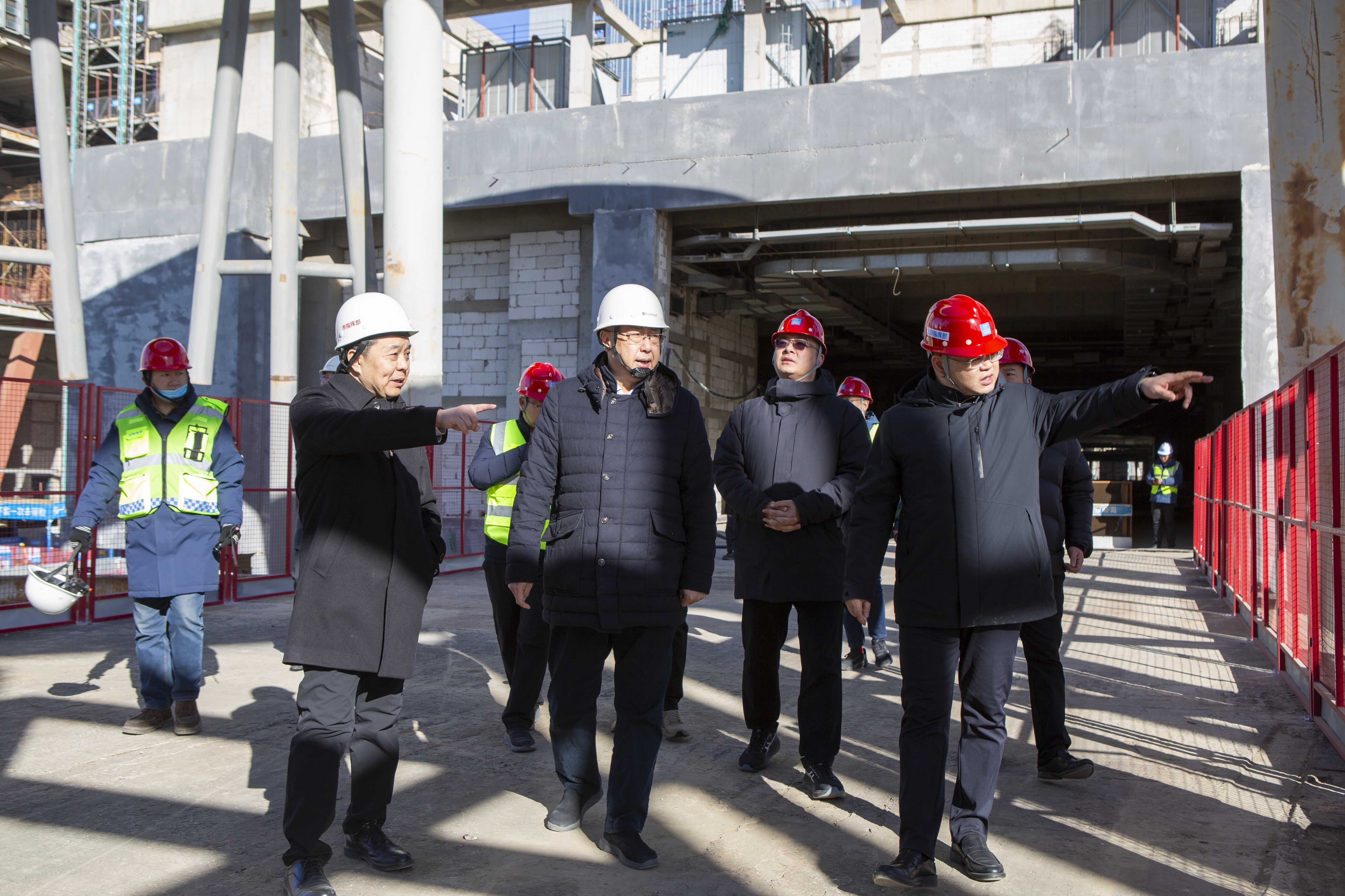 市住房城乡建设委春节期间深入建设项目一线调研慰问